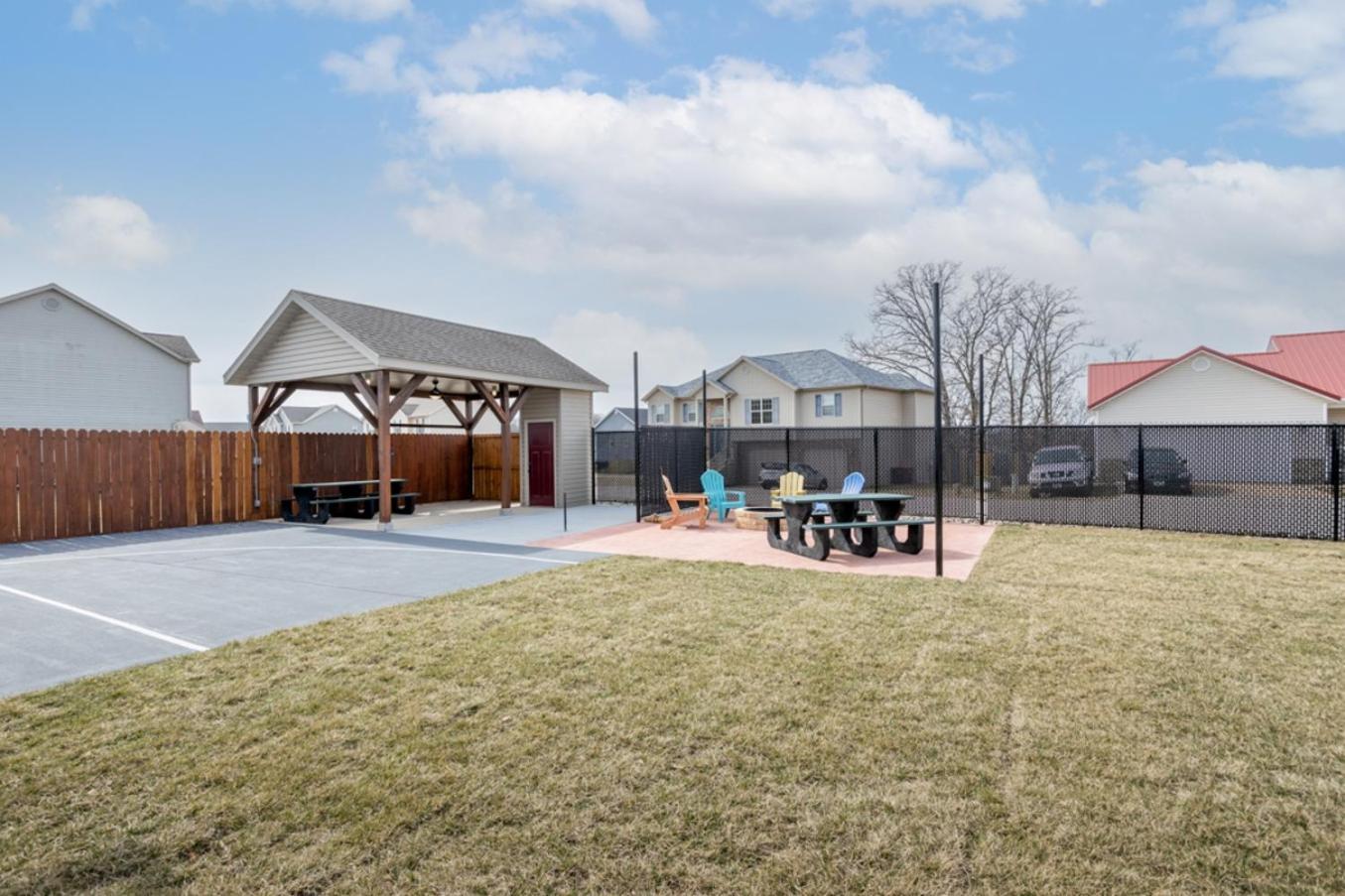 Luxury With Hot Tub Near Ft Leonard Wood Hébergement de vacances