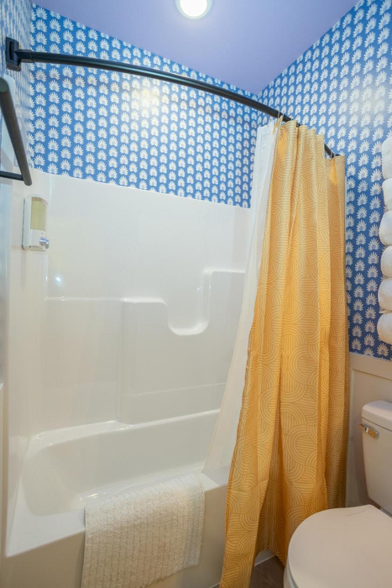 Luxury With Hot Tub Near Ft Leonard Wood Hébergement de vacances Waynesville